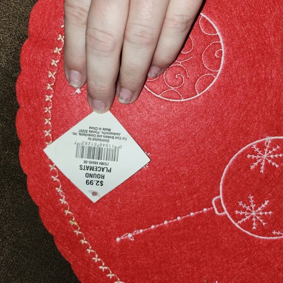 Christmas Felt Embroidered Table Linens NWT - Picture 9 of 10
